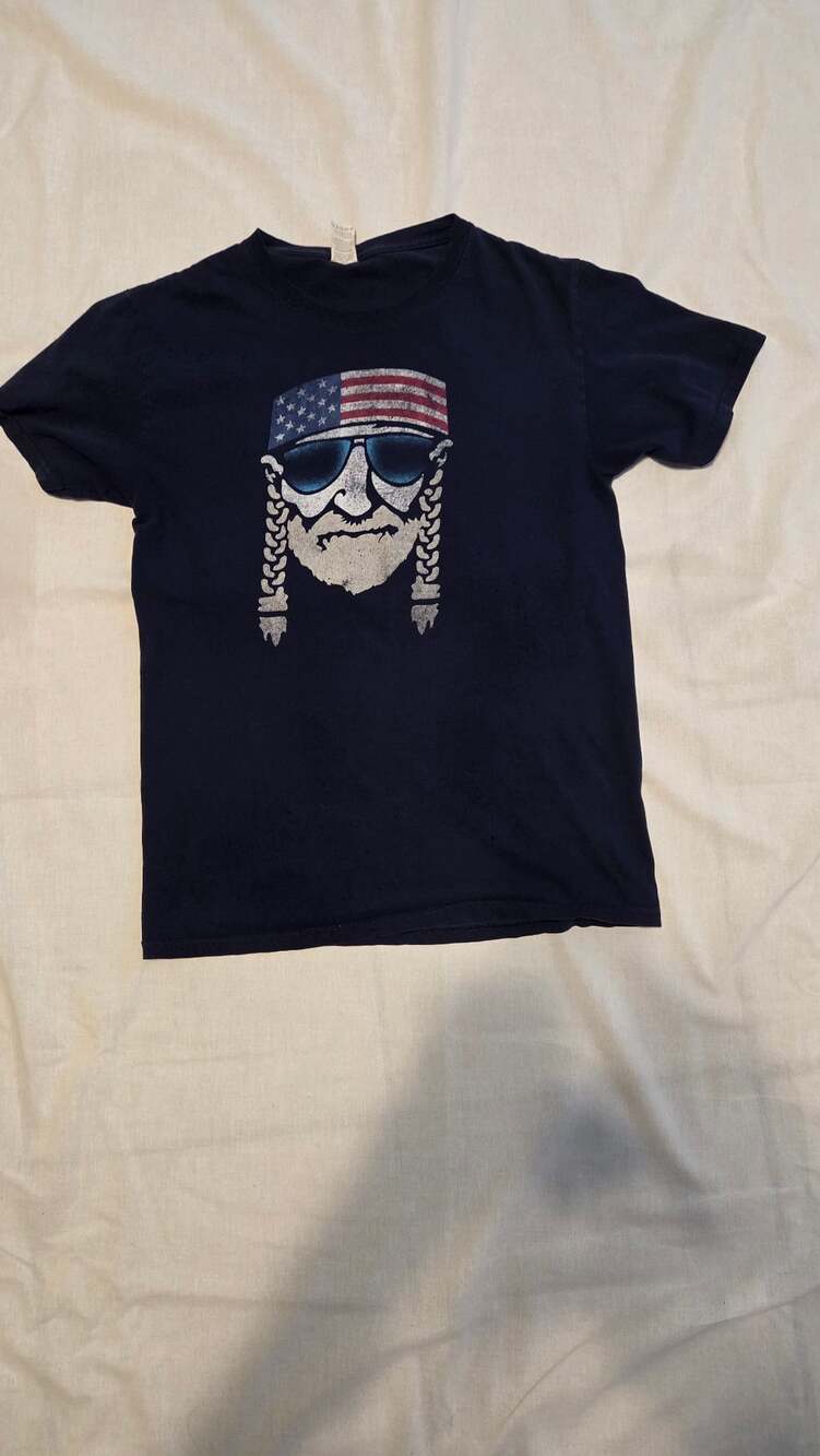 Fruit of the Loom Willie Nelson Graphic T-Shirt Size S Black USA Flag